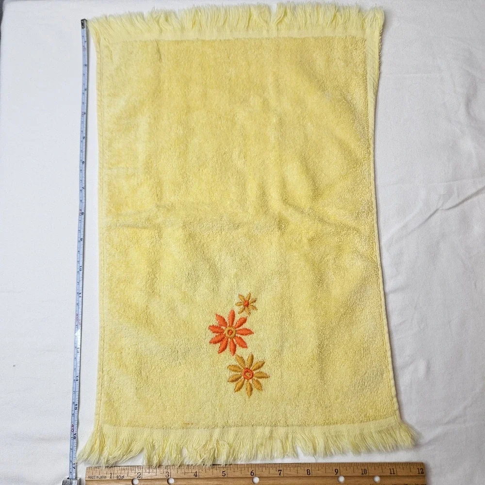 Vintage Cannon Yellow Cotton Hand‎ Towel Embroidered Floral Daisy Fringe 70s USA